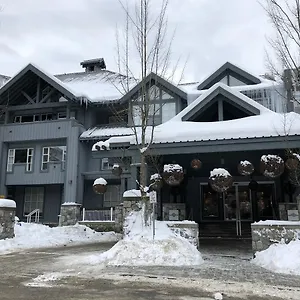 **** Hotel Siri At Glacier Canada