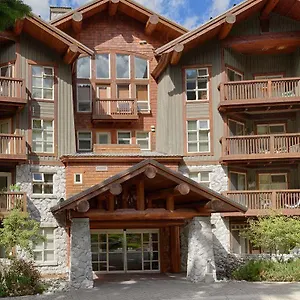 *** Hotel Lost Canada